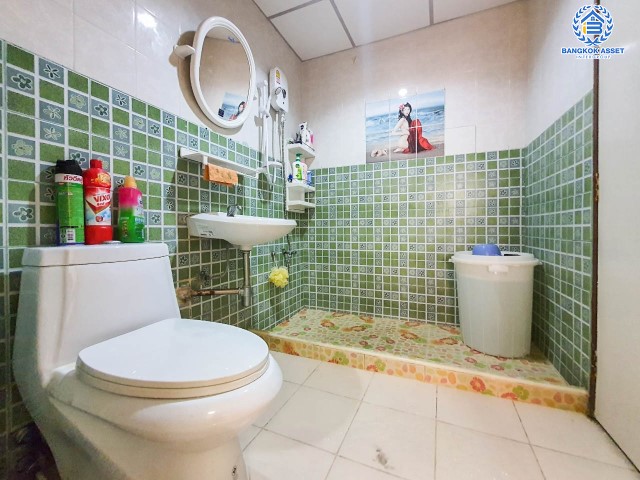 ทาวน์โฮมมือสอง กรุงเทพฯ หมู่บ้านสุชา1 เพชรเกษม เนื้อที่กว้าง 17.60 ตร.ว. ฟังก์ชัน 4 ห้องนอน 3 ห้องน้ำ ที่จอดรถ 1 คัน บ้านสภาพสวย ต่อเติมพร้อมอยู่ โครงการตั้งบนทำเลแห่งการเดินทาง ใกล้รถไฟฟ้าสายสีน้ำเงิน "สถานีหลักสอง" และทางด่วน "พระราม2" จองด่วน!...